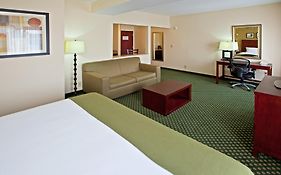 Holiday Inn Express & Suites Indianapolis - East By Ihg
